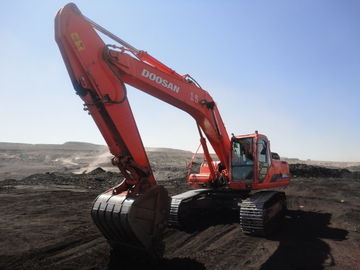 Máquina escavadora usada de 30 toneladas DH300lC de Doosan do ano 2010 - peso da operação 7 29600kg 